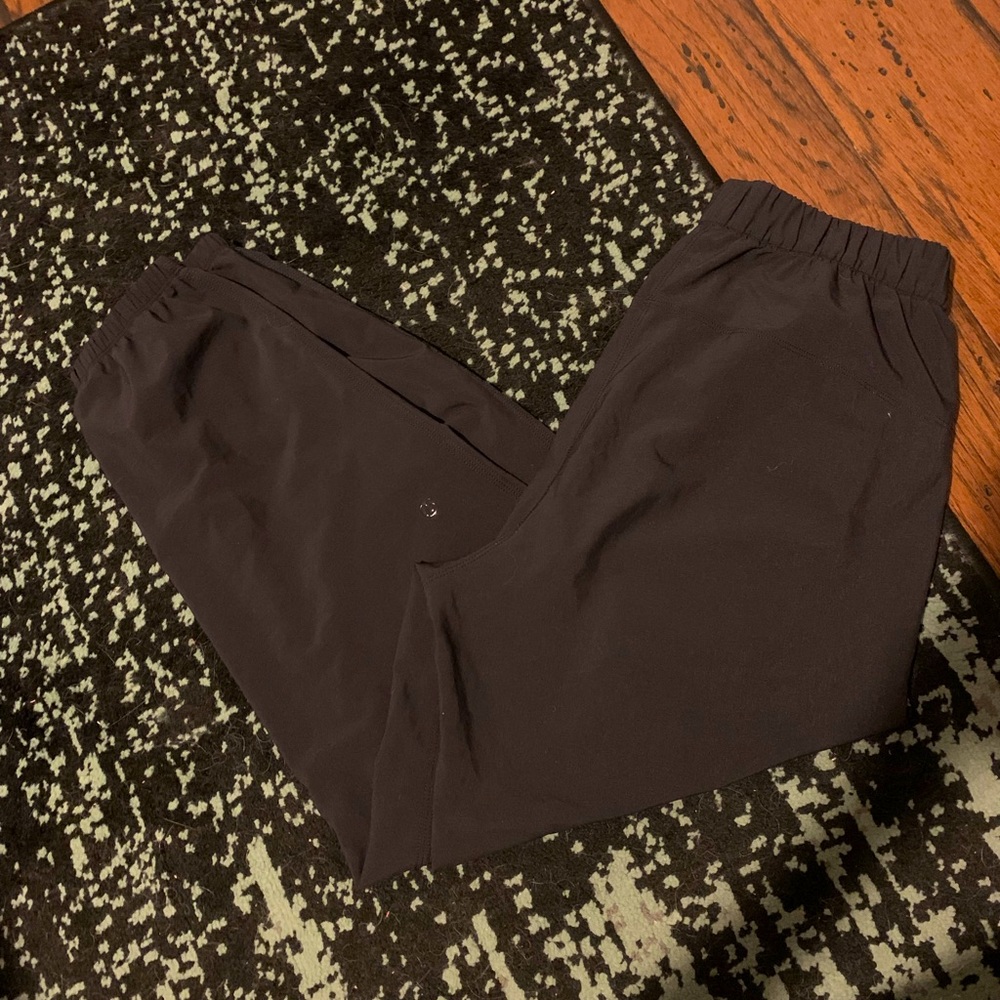 Black Lululemon Jogger, size 4, like new